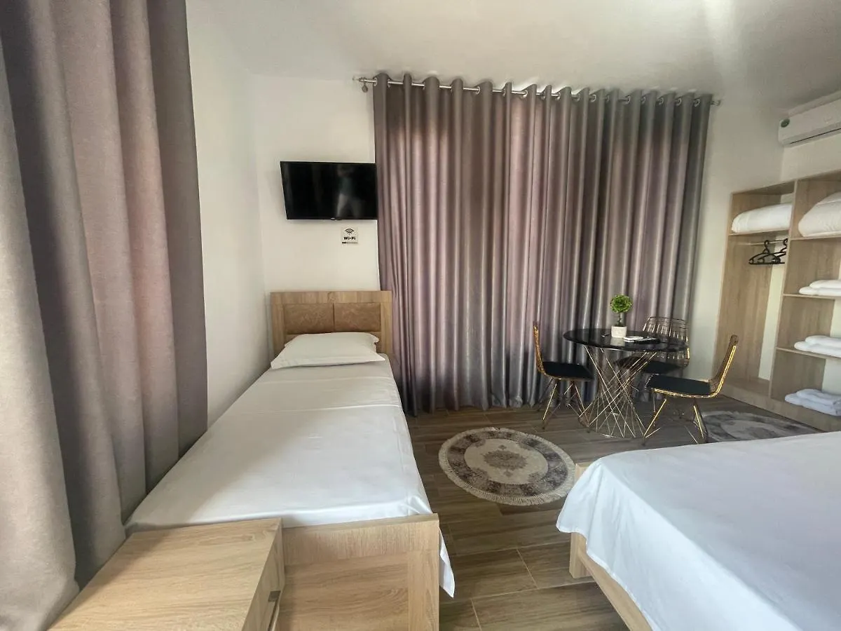 Bed & Breakfast Four Generation Hotel Široka
