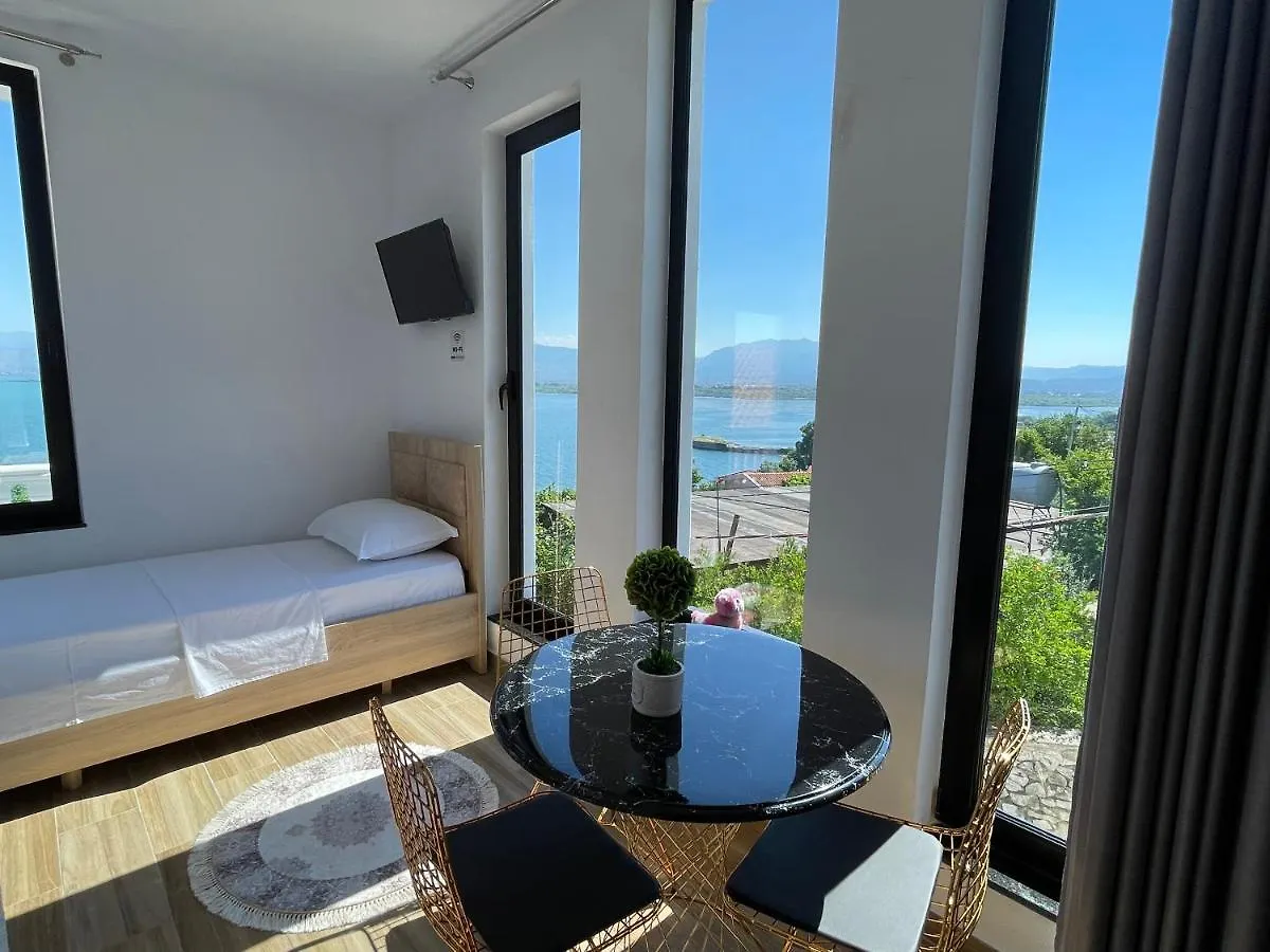 Four Generation Hotel Shiroka