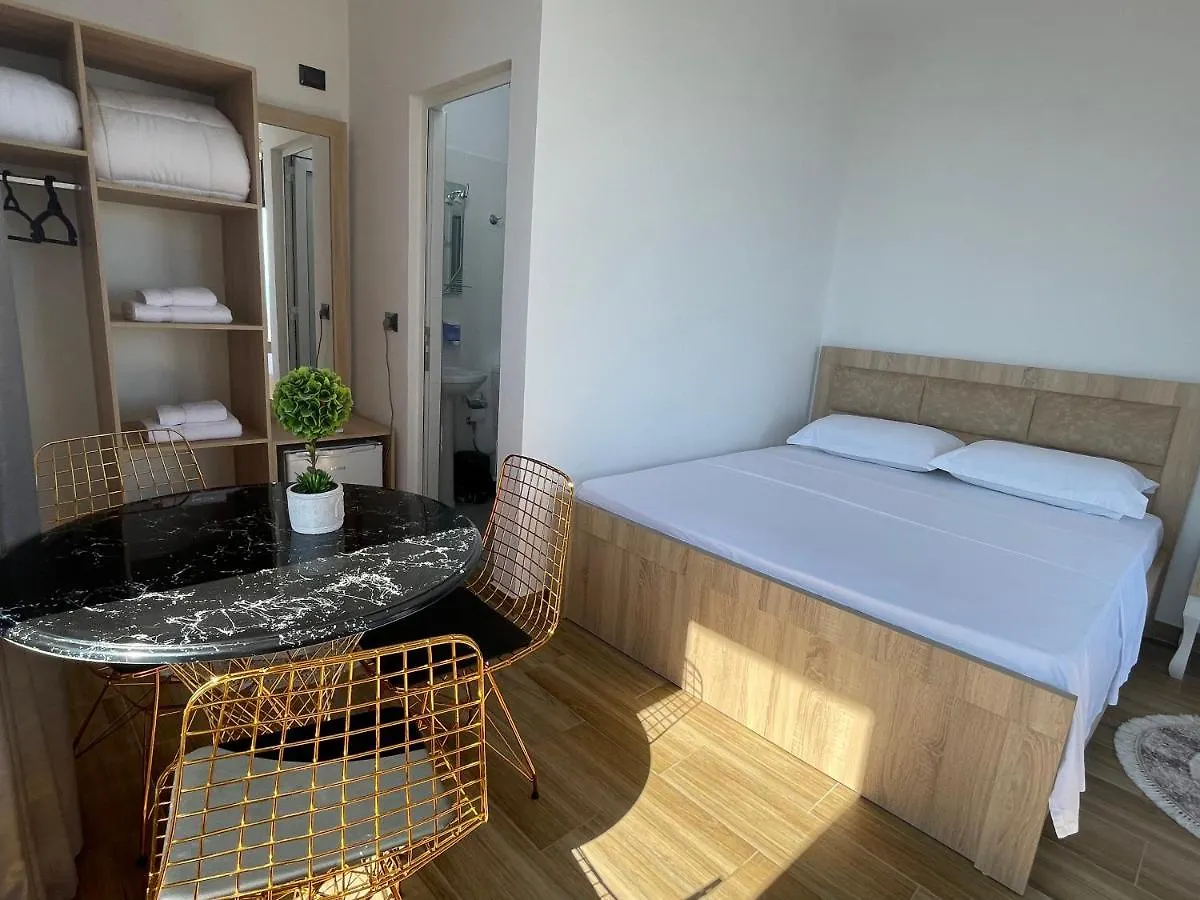 Bed & Breakfast Four Generation Hotel Široka