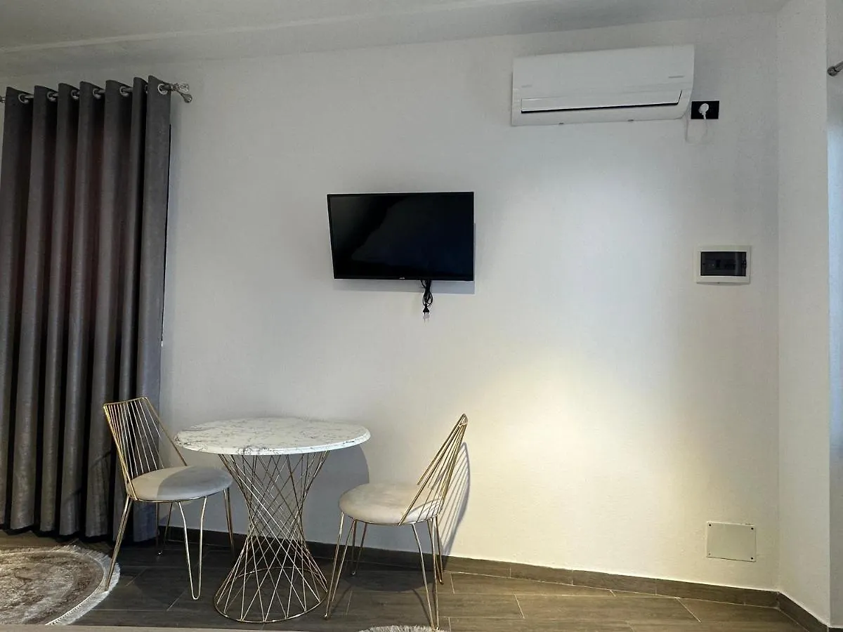 Four Generation Hotel Široka 0*,  Albánie