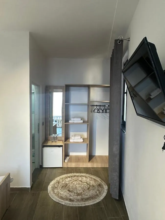 Four Generation Hotel Shiroka Bed & Breakfast
