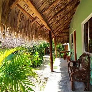 Cabanas Palmas Hotel Bacalar