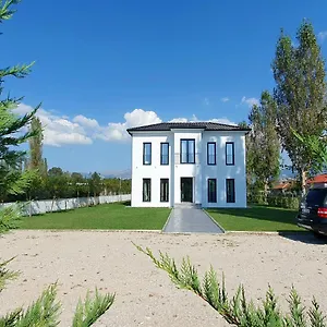 Otel Nerium Garden Tirana Airport, Rinas